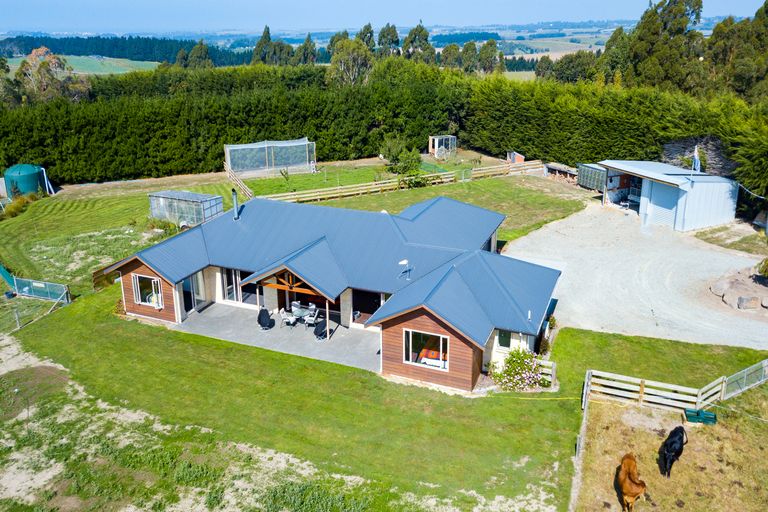 Photo of property in 437 Rolling Ridges Road, Levels Valley, Timaru, 7975