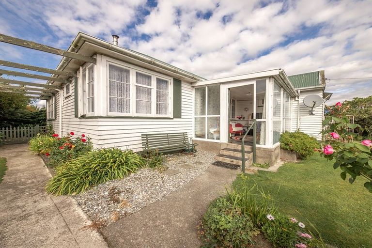 Photo of property in 253 Palmerston Street, Westport, 7825