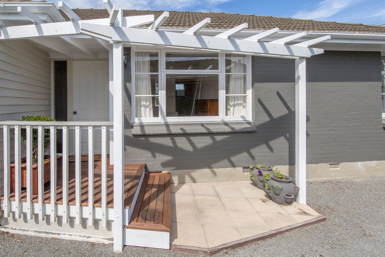 Photo of property in 12 Cranbrook Avenue, Burnside, Christchurch, 8053