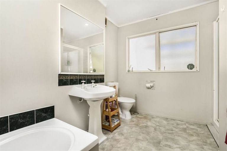 Photo of property in 51 Great South Road, Papakura, 2110