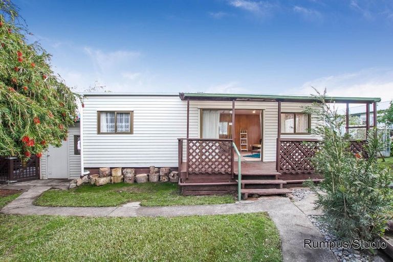 Photo of property in 134 Moire Road, West Harbour, Auckland, 0618