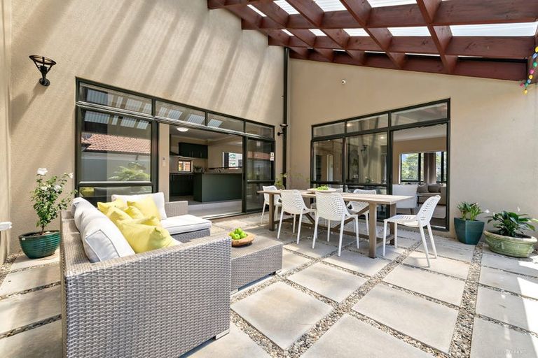 Photo of property in 12 Sheddings Lane, East Tamaki, Auckland, 2016