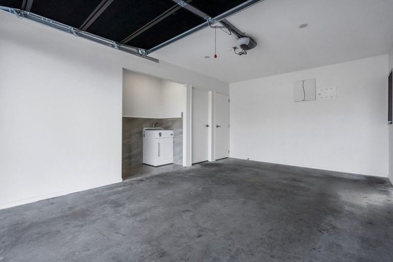 Photo of property in 18a Riverpark Crescent, Henderson, Auckland, 0610