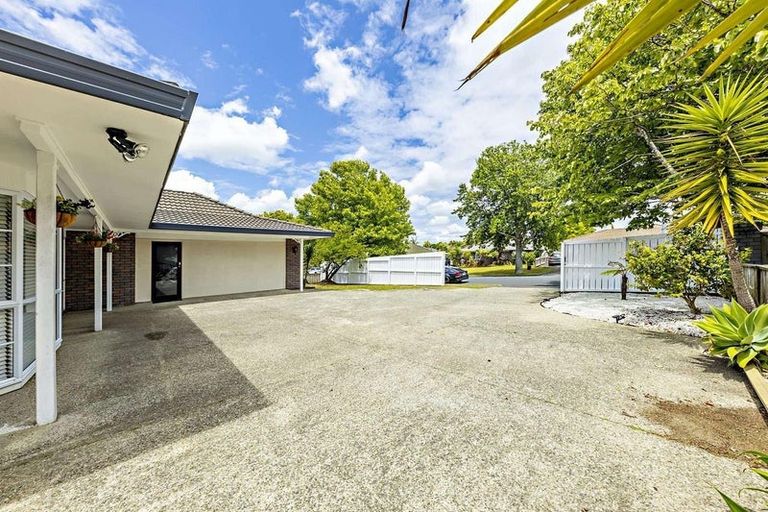 Photo of property in 147 Millhouse Drive, Golflands, Auckland, 2013