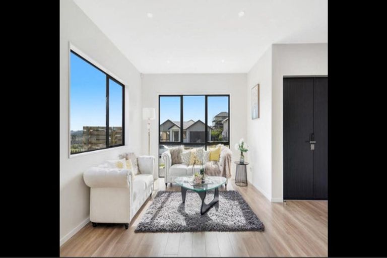 Photo of property in 53 Twin Parks Rise, Papakura, 2110