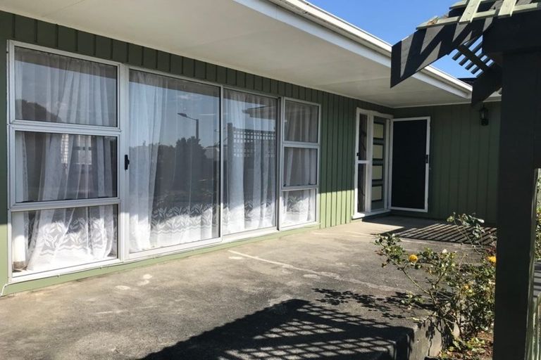 Photo of property in 19 Cassley Crescent, Papakowhai, Porirua, 5024