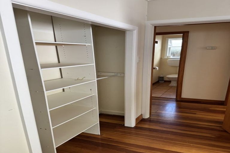 Photo of property in 190 Breaker Bay Road, Breaker Bay, Wellington, 6022