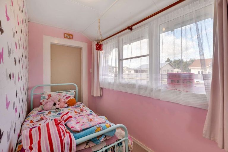 Photo of property in 13 East Street, Feilding, 4702