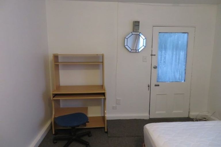 Photo of property in 35 Bay Street, Petone, Lower Hutt, 5012