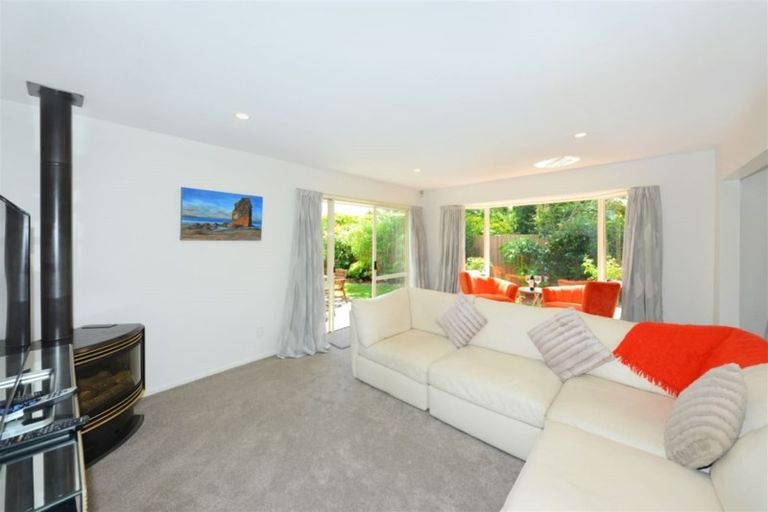 Photo of property in 30a Althorp Place, Avonhead, Christchurch, 8042