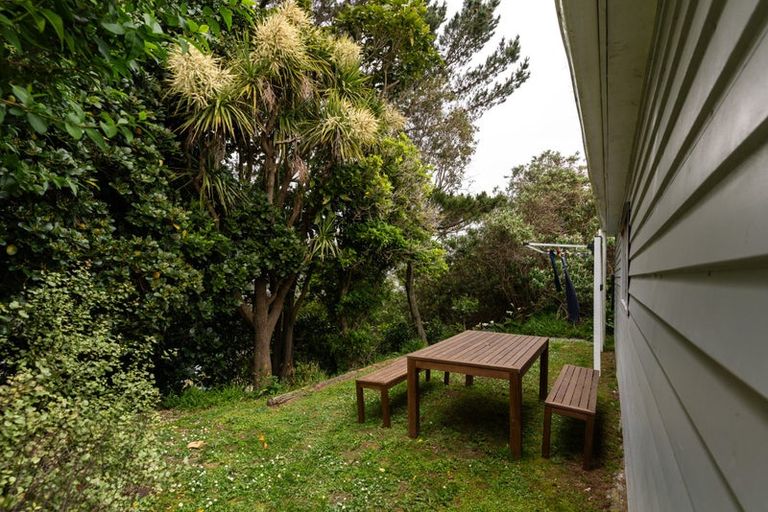 Photo of property in 9 Sasanof View, Ascot Park, Porirua, 5024