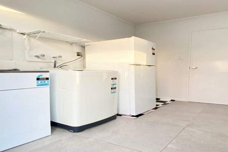 Photo of property in 2/175 Bradbury Road, Highland Park, Auckland, 2010