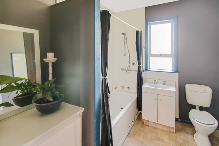 Photo of property in 82 Himatangi Beach Road, Himatangi, Foxton, 4891