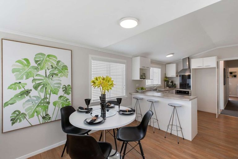 Photo of property in 1/56 East Street, Papakura, 2110