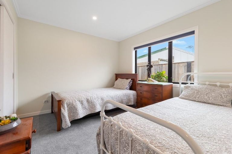 Photo of property in 10a Queenwood Road, Levin, 5510