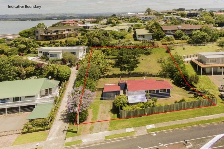 Photo of property in 21 Omokoroa Road, Omokoroa, 3114