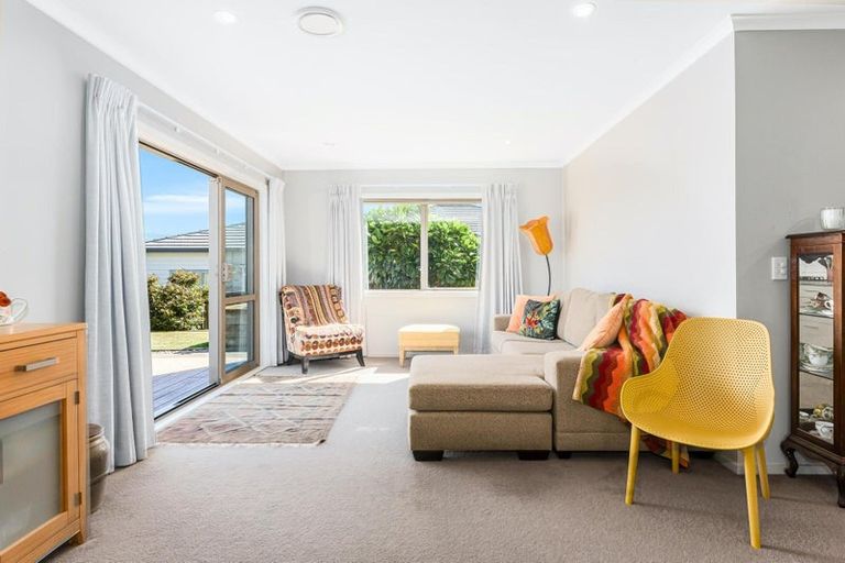 Photo of property in 85 Aotea Drive, Aotea, Porirua, 5024