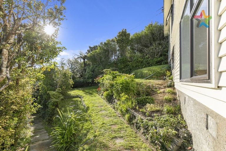 Photo of property in 44 Maungaraki Road, Korokoro, Lower Hutt, 5012