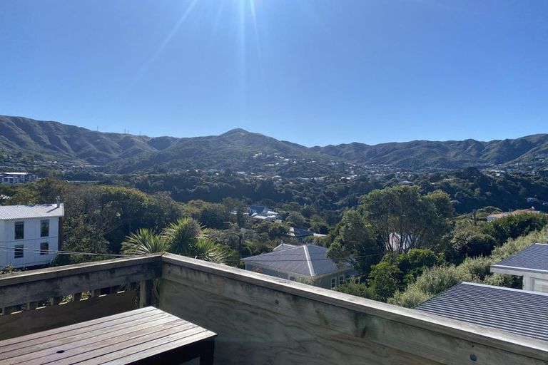 Photo of property in 98 Wadestown Road, Wadestown, Wellington, 6012