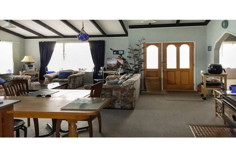 Photo of property in 69 Koputara Road, Himatangi Beach, Foxton, 4891