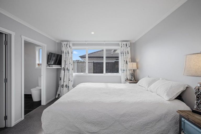 Photo of property in 4 Cook Drive, Tuakau, 2121