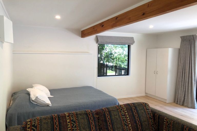 Photo of property in 33 Park Hill Road, Birkenhead, Auckland, 0626