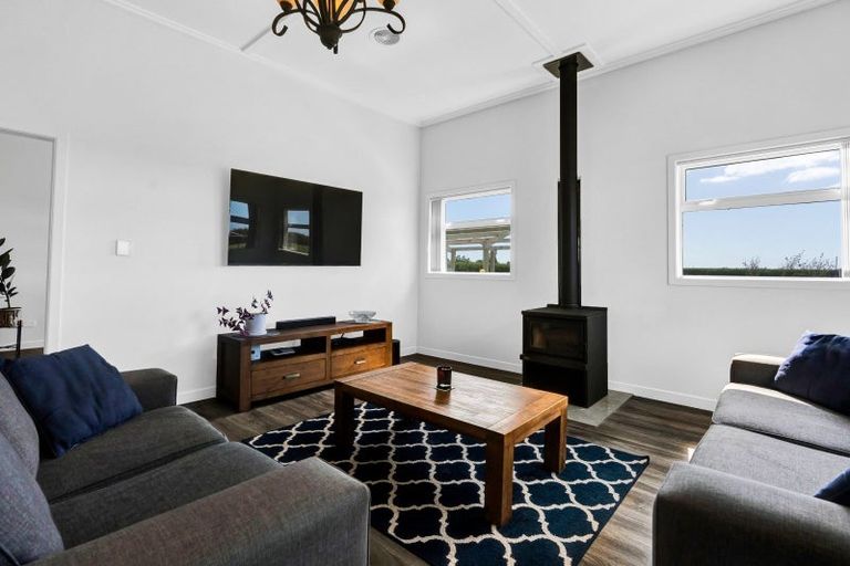 Photo of property in 2 Snell Road, Tikorangi, Waitara, 4383