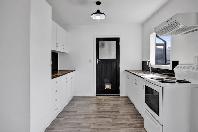 Photo of property in 10 Ramanui Avenue, Hawera, 4610