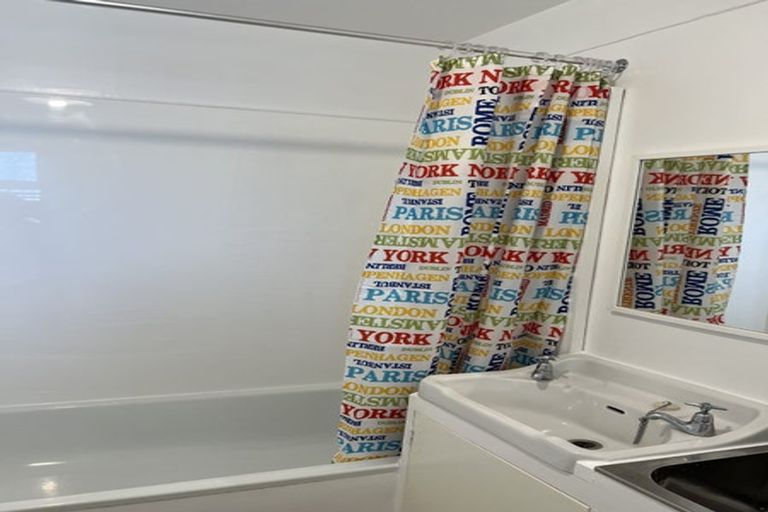 Photo of property in 26 Rhodes Street, Newtown, Wellington, 6021