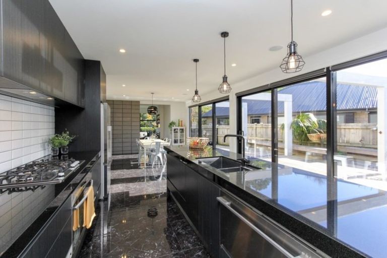 Photo of property in 13 Fernbrook Drive, Hurworth, New Plymouth, 4310