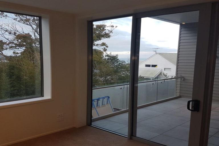 Photo of property in 203/585 Beach Road, Rothesay Bay, Auckland, 0630