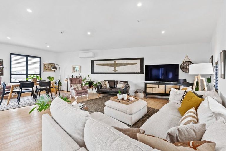 Photo of property in 3/85 Bomb Point Drive, Hobsonville, Auckland, 0616