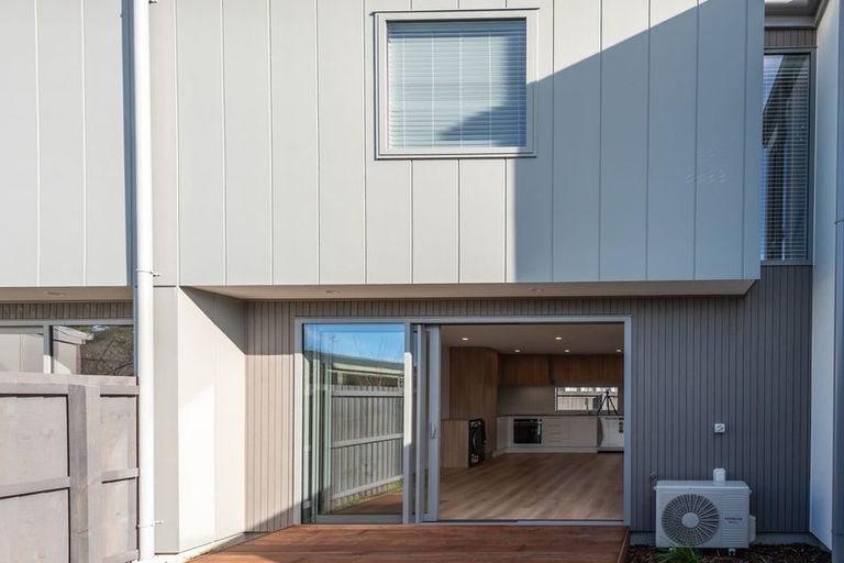 Photo of property in 2/6 Strauss Place, Somerfield, Christchurch, 8024