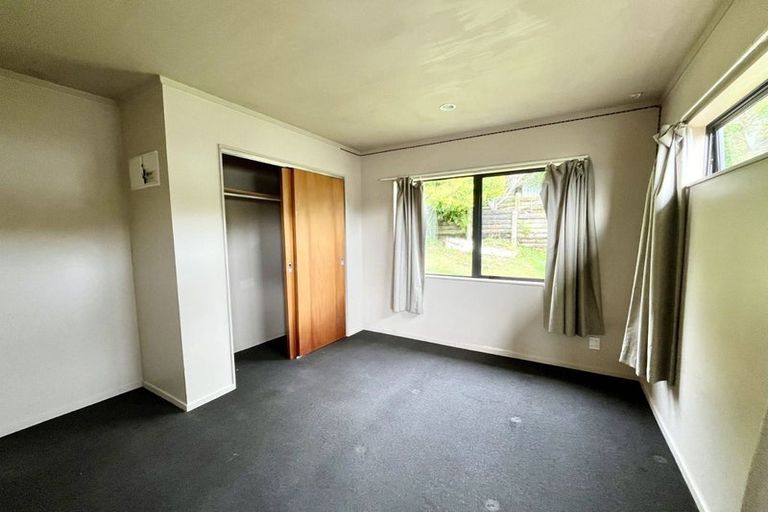 Photo of property in 20 Trias Road, Totara Vale, Auckland, 0629