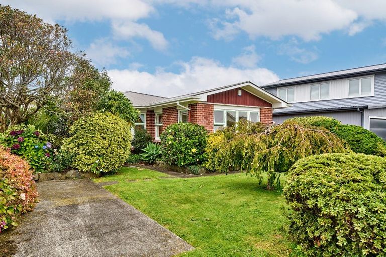 Photo of property in 66 Wai-iti Crescent, Woburn, Lower Hutt, 5010