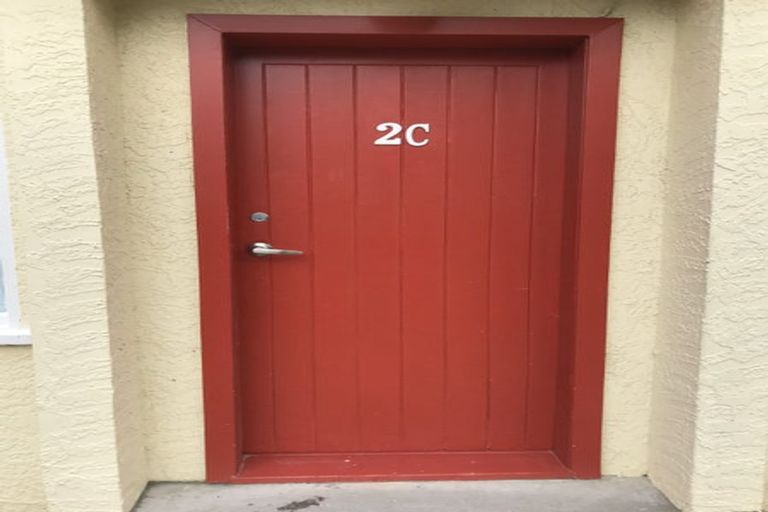 Photo of property in 2 Stanley Street, Berhampore, Wellington, 6023