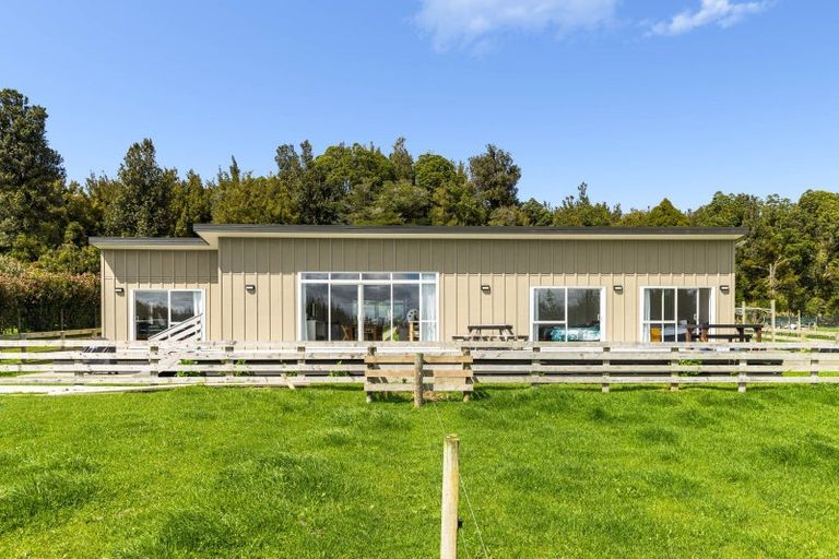 Photo of property in 2 Sarona Park Drive, Omanawa, 3171