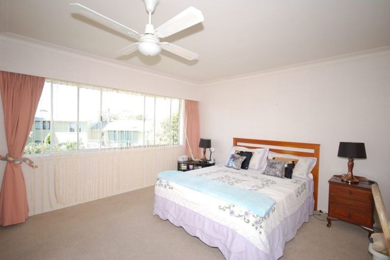 Photo of property in 105 Hutchinsons Road, Bucklands Beach, Auckland, 2014