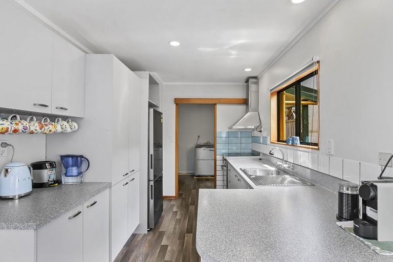 Photo of property in 1/254 Sturges Road, Henderson, Auckland, 0612