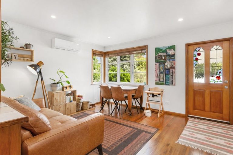 Photo of property in 5 Cross Street, Raglan, 3225