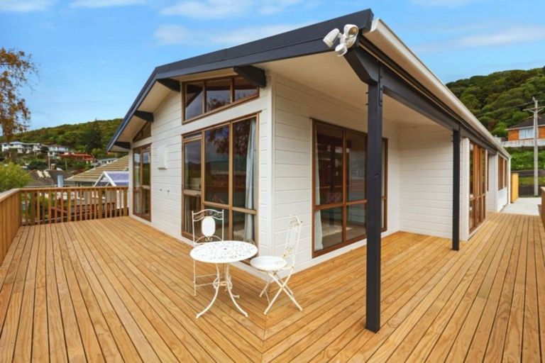 Photo of property in 6 Waiho Terrace, Elsdon, Porirua, 5022