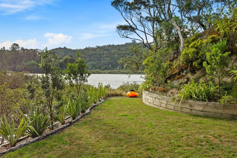 Photo of property in 20 Oscar Road, Greenhithe, Auckland, 0632