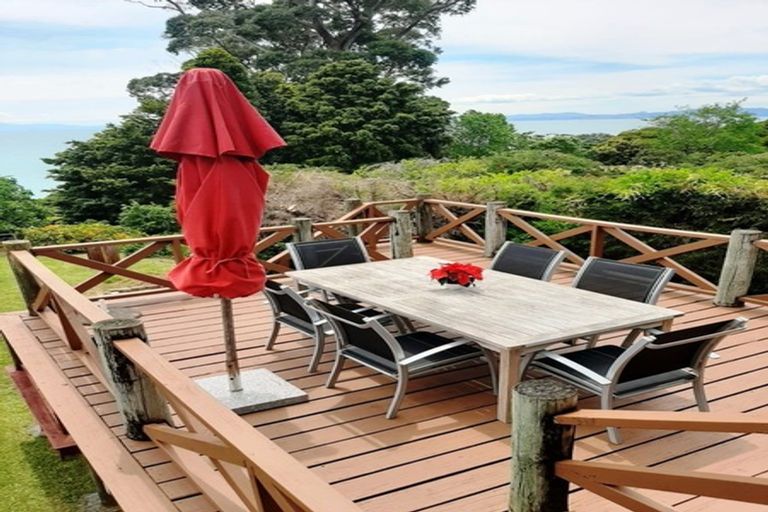 Photo of property in 169 Howard Road, Orere Point, Papakura, 2585