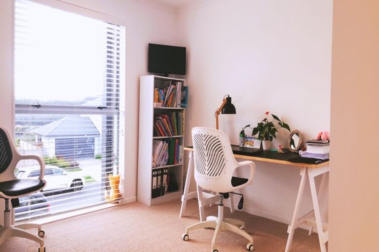 Photo of property in 68 Mackay Drive, Greenhithe, Auckland, 0632