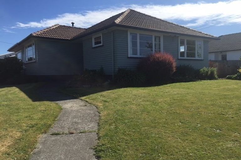 Photo of property in 1 Dunedin Street, Redwood, Christchurch, 8051