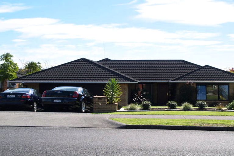 Photo of property in 2/9 Summermist Drive, Northpark, Auckland, 2013