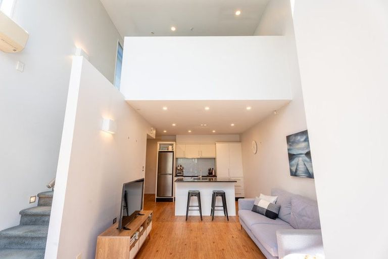 Photo of property in 2/64 Holly Road, St Albans, Christchurch, 8014