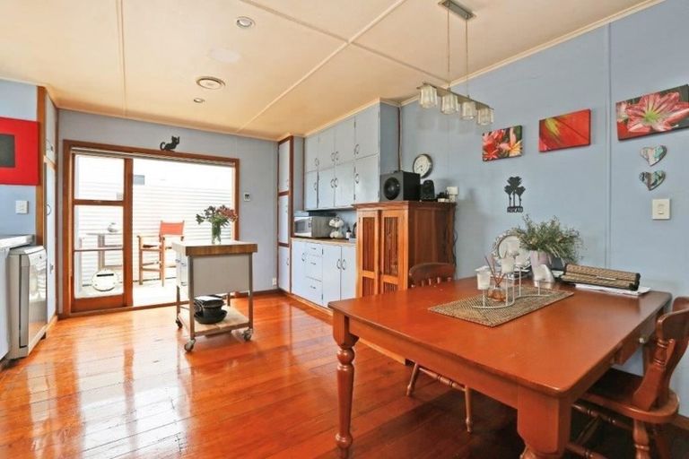 Photo of property in 410 Lascelles Street, Saint Leonards, Hastings, 4120