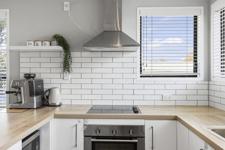 Photo of property in 7 Leaming Place, Clarks Beach, 2122