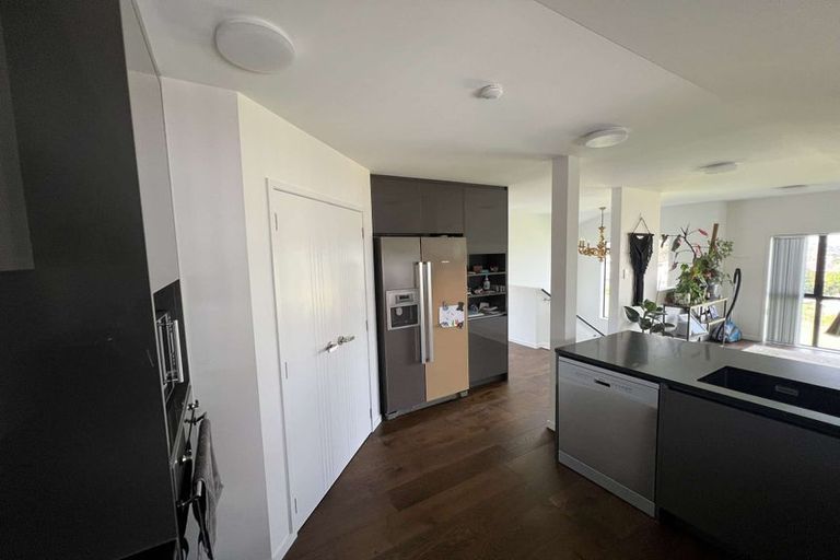 Photo of property in 8e Grenada Avenue, Forrest Hill, Auckland, 0620